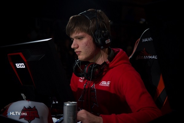 OMG官宣：队内AD选手离队，上调二队中单Linfeng